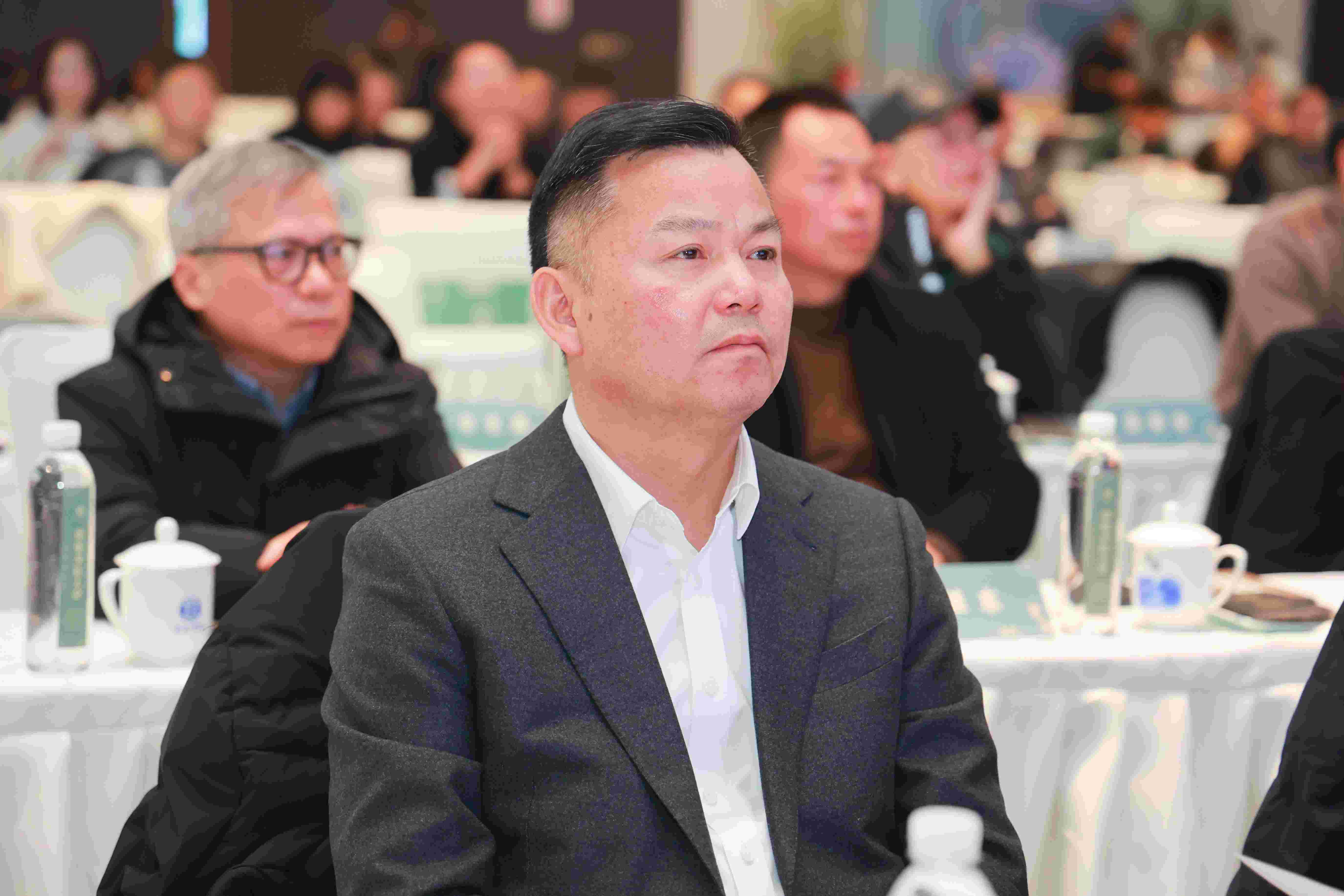 党支部副书记  执行副会长  吴伟学
